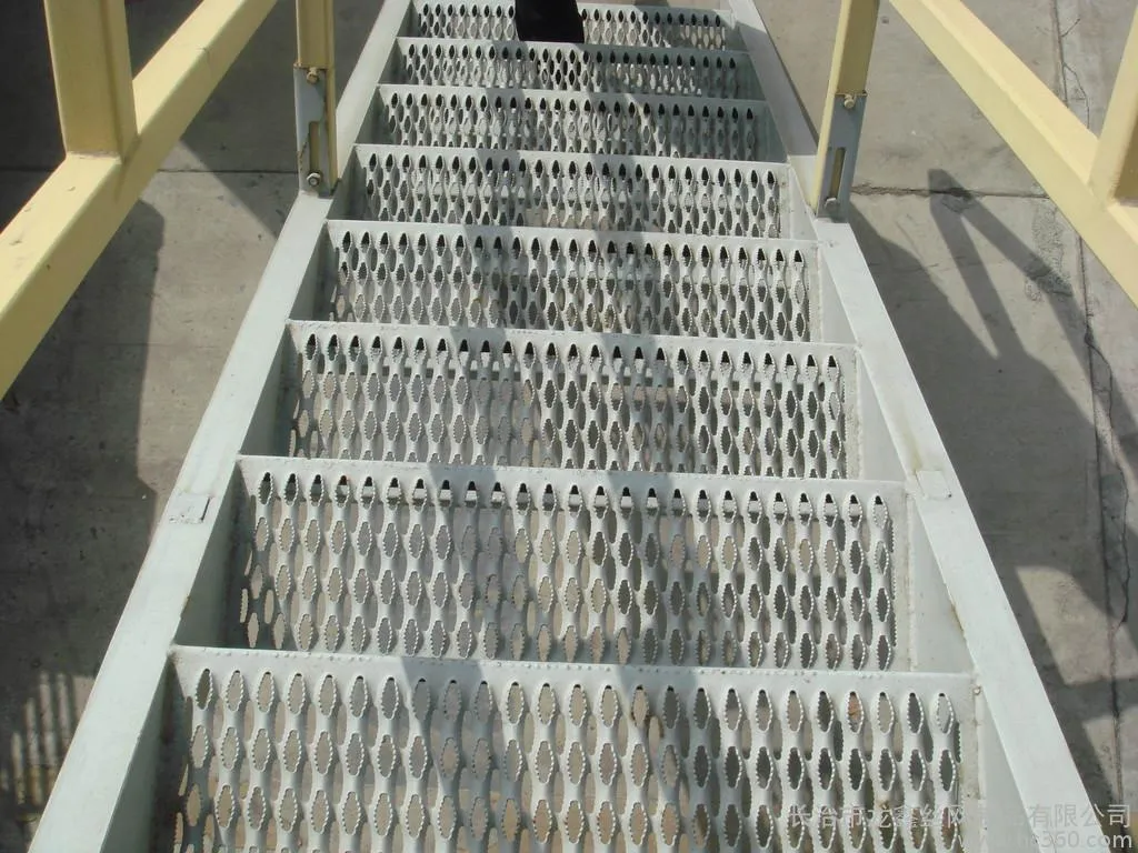 Mezzanines Stair Treads in Grip Strut Safety Grating